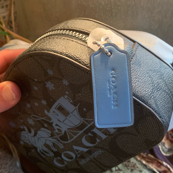 Authentic COACH Signature Coated canvas /smooth leather zip top crossbody - Picture 4 of 9